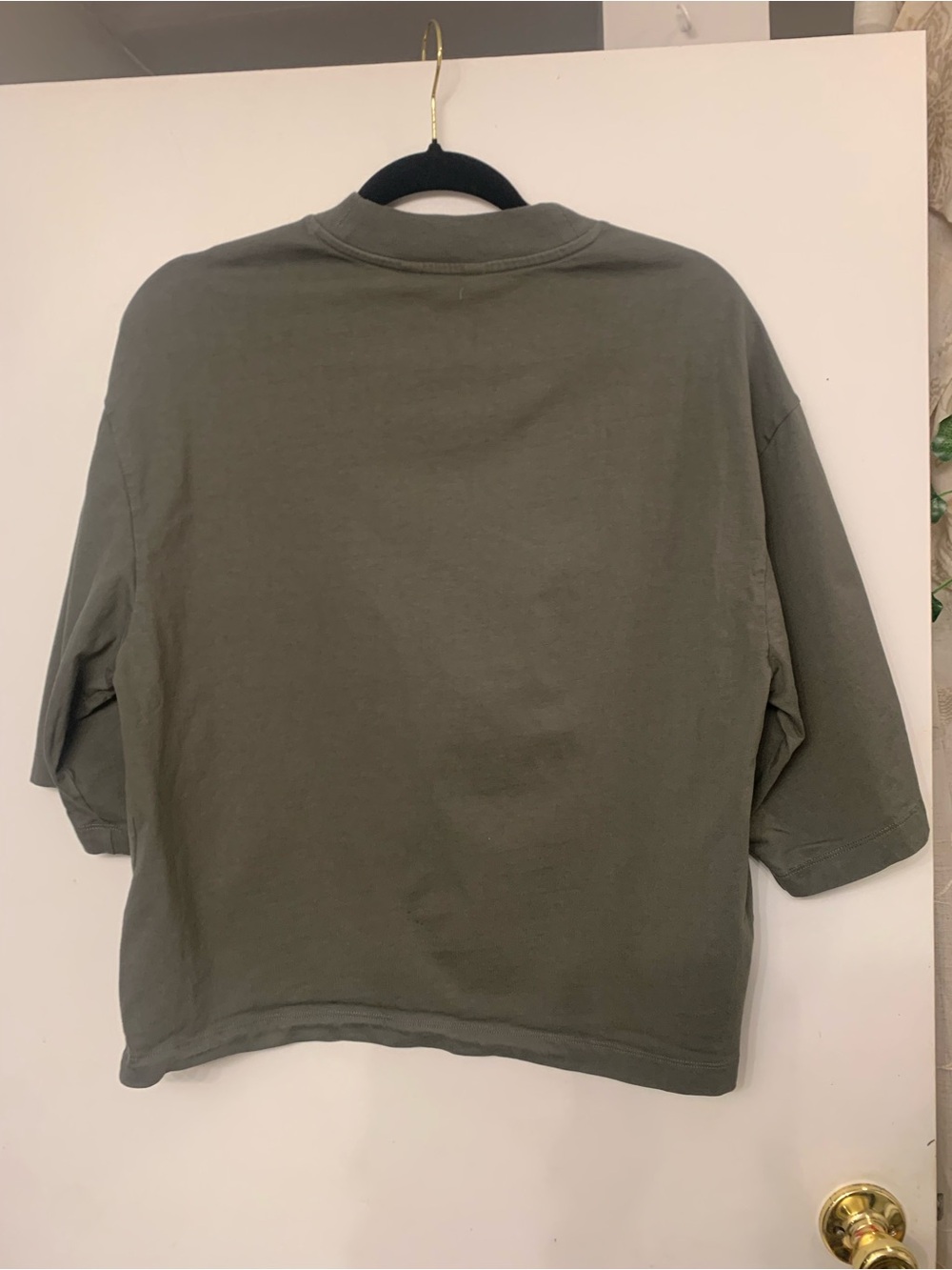 Olive Crewneck boyfriend Tee - Picture 3 of 3